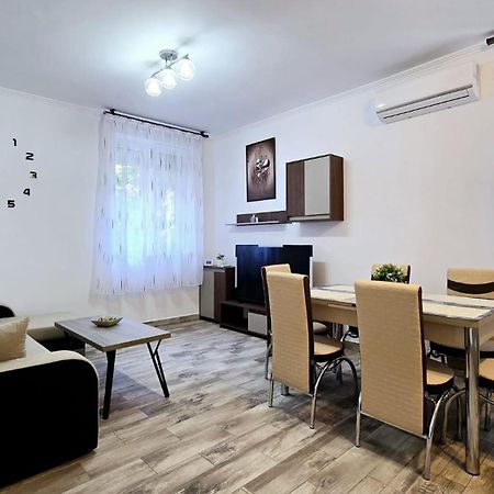 Apartament 3 Camere Hd 후네도아라 외부 사진